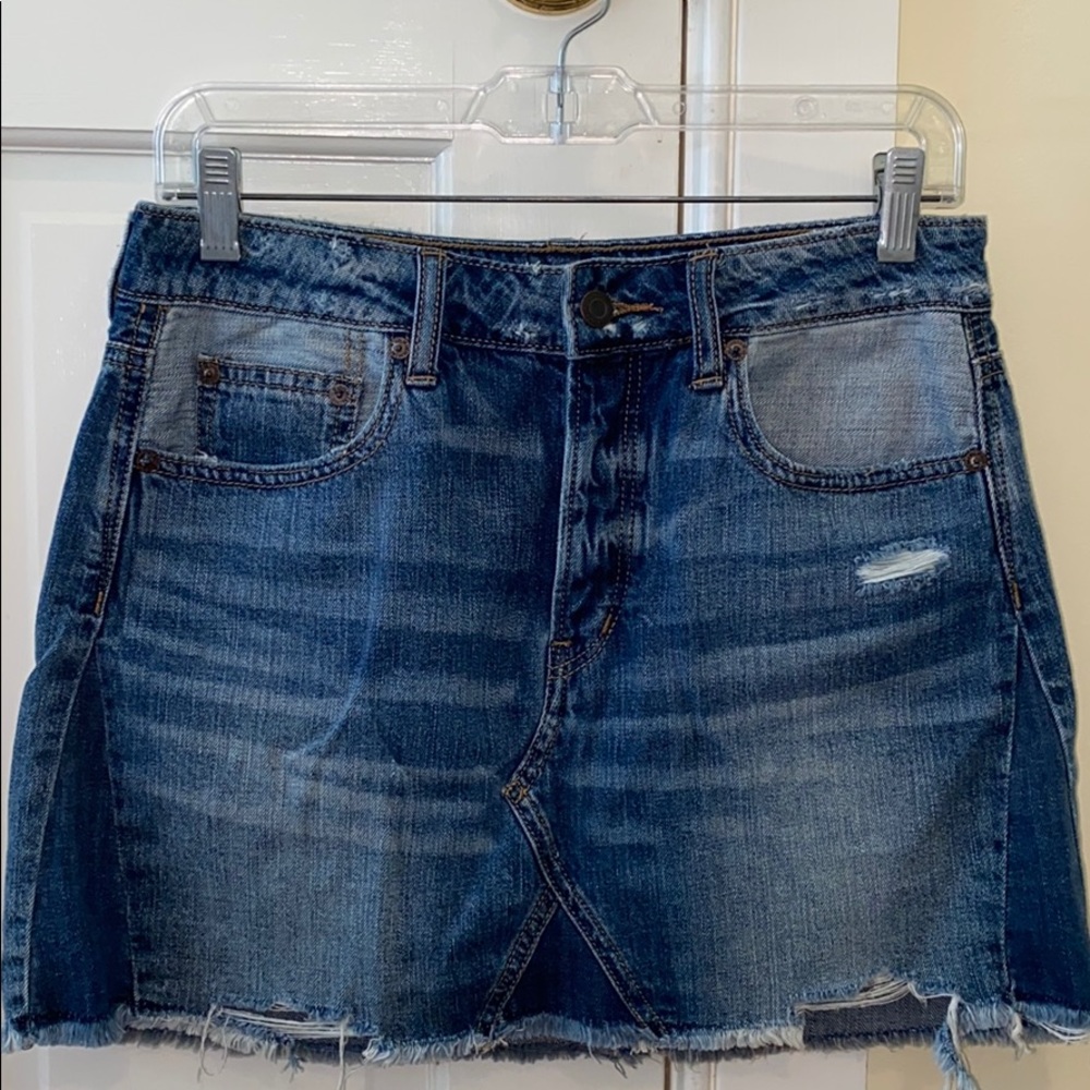 Hardly worn mini American Eagle denim skirt